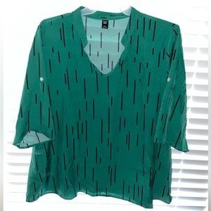 SHEIN Plus Striped Roll Tab Sleeve Popover Blouse. Green.